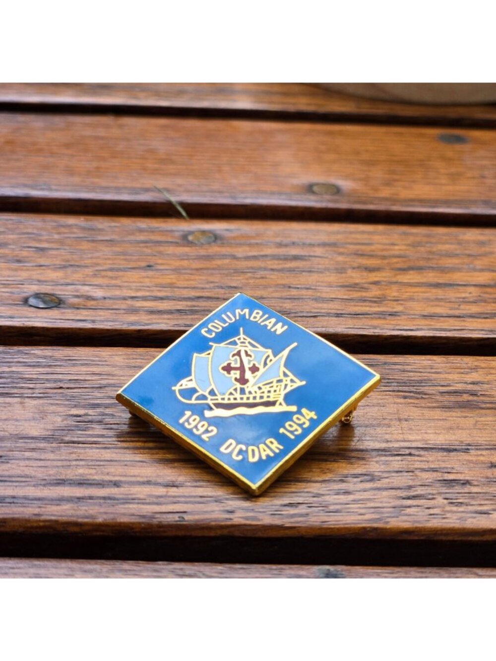 Daughters of the American Revolution DAR Gold Tone Blue Enamel Pin Brooch DC VTG - Picture 5 of 10